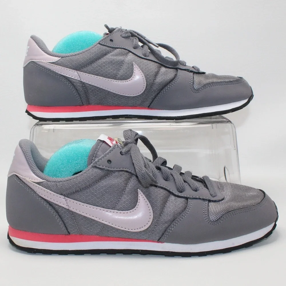 Nike Womens‎ Genicco 844451-004 Gray Casual Shoes Sneakers Size 9.5